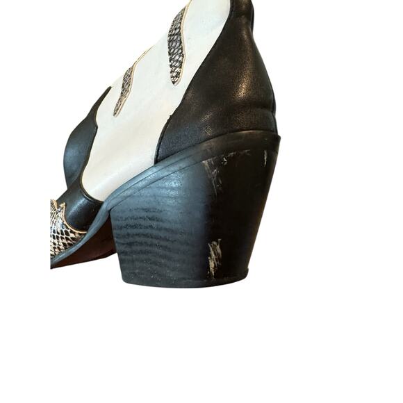 ISNOM Womens Size 6 Black White Snakeskin Western Cowboy Ankle Boots Pointed Toe - Picture 8 of 10